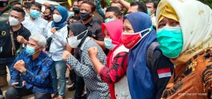 Bakti Sosial SMSI Bikin Warga Tersenyum