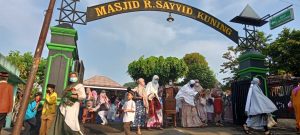 Doakan Pandemi Usai, Penganut Islam Aboge Laksanakan Salat Id, Jumat 14 Mei 2021