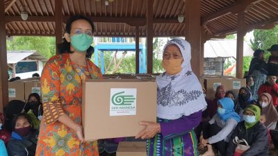 GKR Bendara Serahkan Bantuan Sembako Bagi Warga Kinahrejo